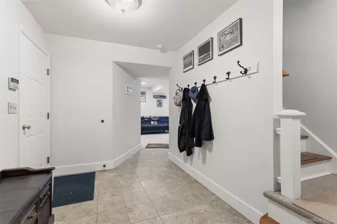Entry Way - 754 Milltown Rd, Southeast, NY 10509 photo 4 of 4