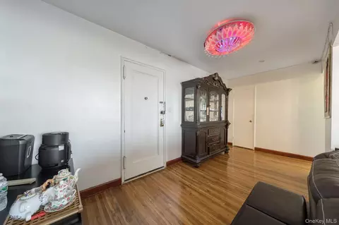 143-50 Hoover Ave #306, Jamaica, NY 11435