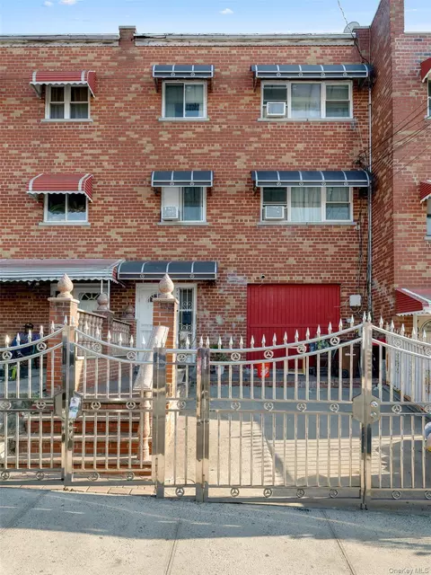 710 Saint Ouen St, New York, NY 10470