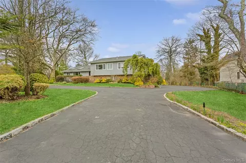230 Richards Ln, Hewlett, NY 11557