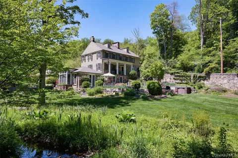 116 S Mountain Rd, Clarkstown, NY 10956
