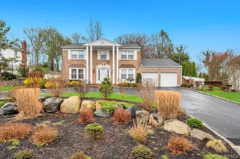 109 Virginia Ave, Lake Grove, NY 11755