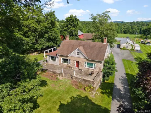 174 Hardenburgh Rd, Shawangunk, NY 12566