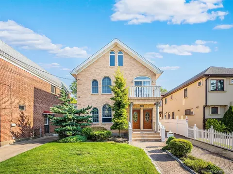 213-58 35th Ave, Bayside, NY 11361