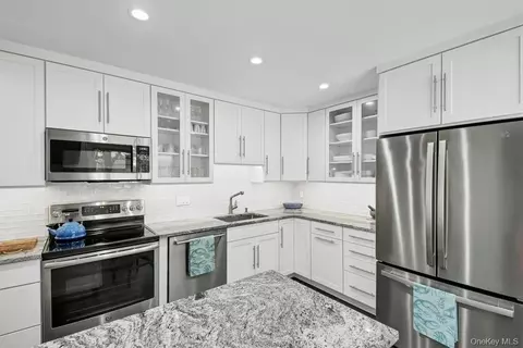 610 Heritage Hls #B, Somers, NY 10589