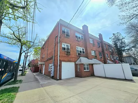 84-01 266th St, New York, NY 11001