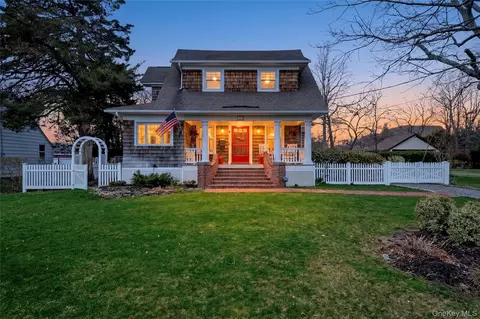 125 S Bayview Ave, Amityville, NY 11701