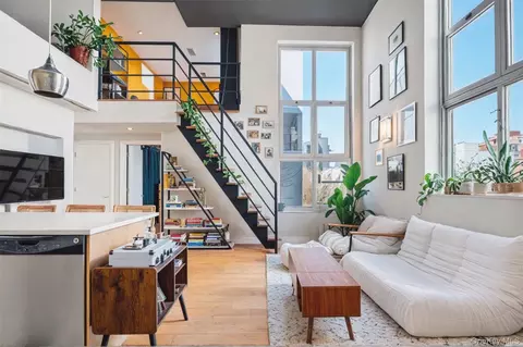 96 Woodpoint Rd #3A, Brooklyn, NY 11211