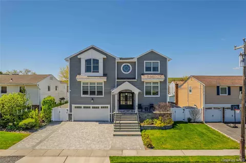 3810 Greentree Dr, Oceanside, NY 11572