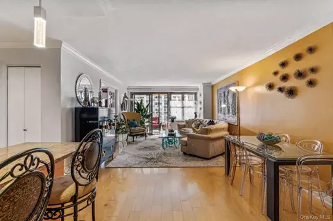 1805 215th St #12F, New York, NY 11360