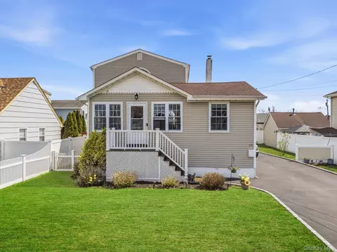 58 Wilson Ave, Amityville, NY 11701