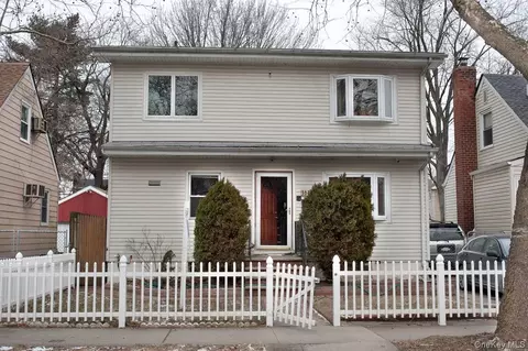 16475 Underhill Ave, New York, NY 11365