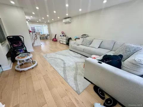 13762 70th Rd, Kew Gardens Hills, NY 11367