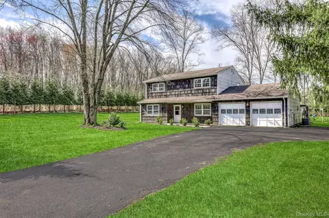 1 Cottage Ln, Ramapo, NY 10901