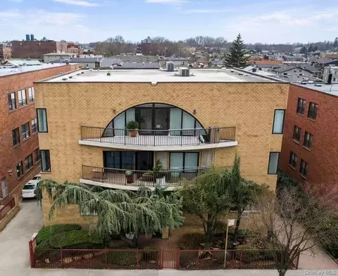 14726 Roosevelt Ave, New York, NY 11354