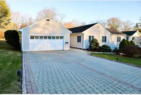 411 S Chelsea Rd, Greenburgh, NY 10603