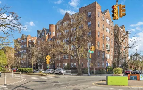 86-10 34th Ave #522, New York, NY 11372