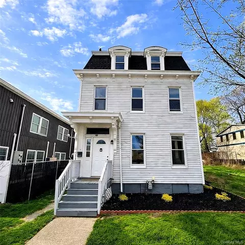 34 Smith St, Poughkeepsie, NY 12601
