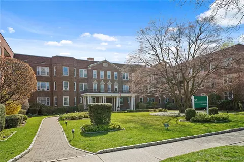 101 Old Mamaroneck Rd #2A7, White Plains, NY 10605