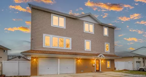 615 Pearl St, Oceanside, NY 11572