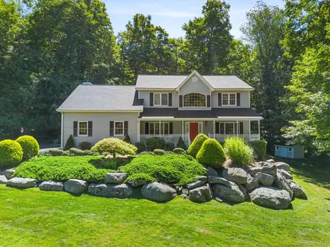 8 Rose Ln, Brewster, NY 10509