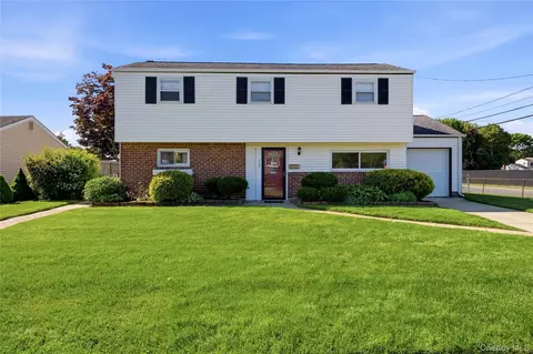 802 Nebraska Ave, Bay Shore, NY 11706