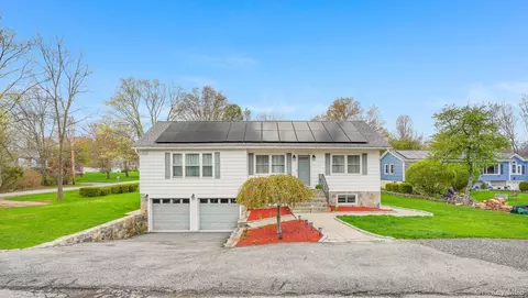 50 Meadow Sweet Rd, Cortlandt, NY 10567