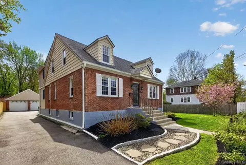 41 Eliza St, Beacon, NY 12508