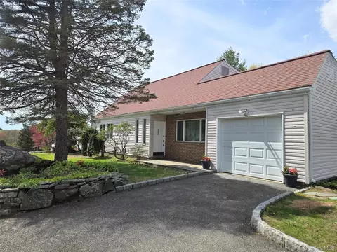 2585 Farsund Dr, Yorktown, NY 10598