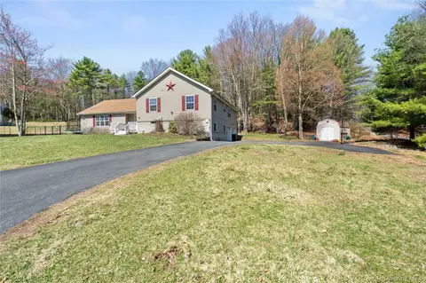 28 Marjorie Dr, Thompson, NY 12701