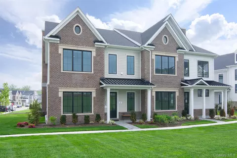 2 Dewitt Dr, New Castle, NY 10514