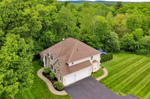 66 Carol Ln, Beekman, NY 12570