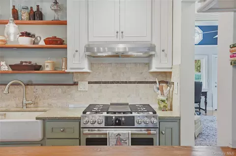 Kitchen - 6 Willow Ln, Fishkill, NY 12524 photo 6 of 6