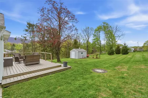 Exterior - 6 Willow Ln, Fishkill, NY 12524 photo 8 of 9