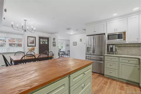 Kitchen - 6 Willow Ln, Fishkill, NY 12524 photo 4 of 6