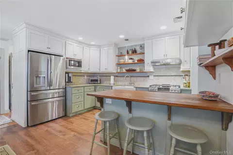 Kitchen - 6 Willow Ln, Fishkill, NY 12524 photo 2 of 6