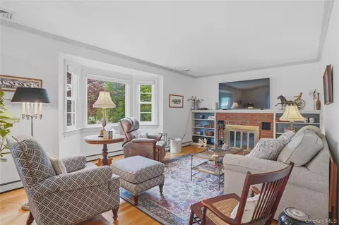 Living - 6 Willow Ln, Fishkill, NY 12524 photo 1 of 3
