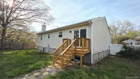 Exterior - 6 Murray Ln # A, Coram, NY 11727 photo 3 of 3