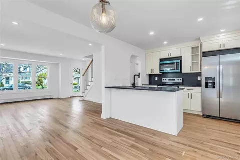 1047 Windermere Rd, Franklin Square, NY 11010