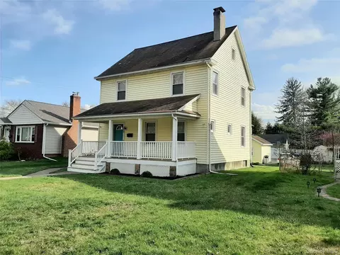 309 Hooker Ave, Poughkeepsie, NY 12603