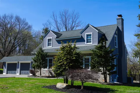 16 Overlook Dr, Warwick, NY 10990