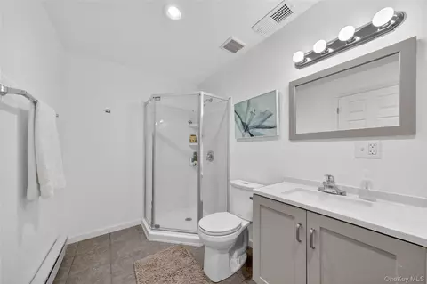 Bath - 457 Forest Rd, Wallkill, NY 12589 photo 1 of 4
