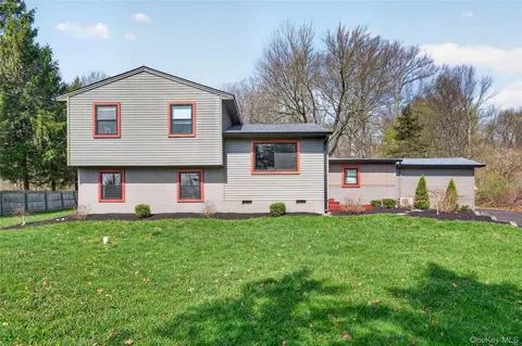 457 Forest Rd, Wallkill, NY 12589