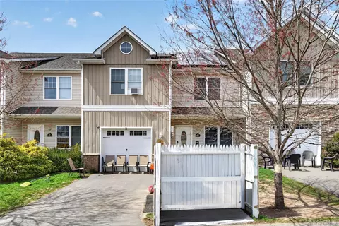 9 Maple Ave, Mamakating, NY 12721