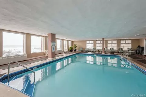 600 Shore Rd #3S, Long Beach, NY 11561