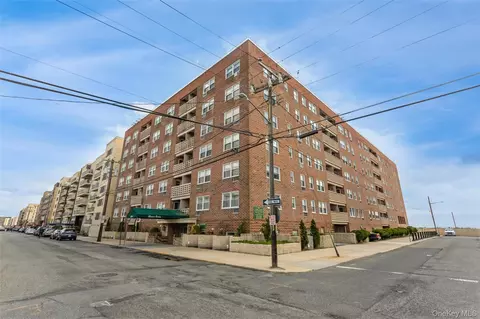 600 Shore Rd #3S, Long Beach, NY 11561