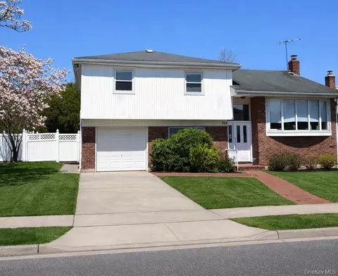 723 Park Ln # -B, Valley Stream, NY 11581