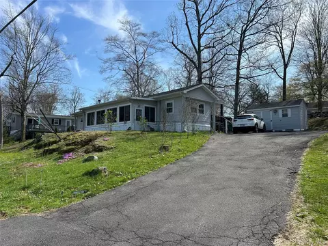 22 Baumville Rd, Fishkill, NY 12524