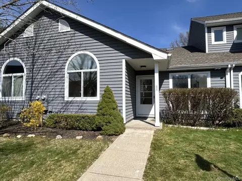 844 Birchwood Park Dr, Middle Island, NY 11953