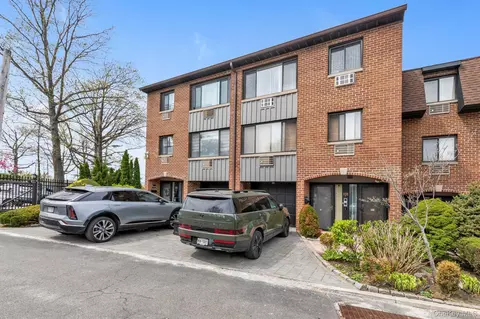 15405 Riverside Dr #12B, Whitestone, NY 11357